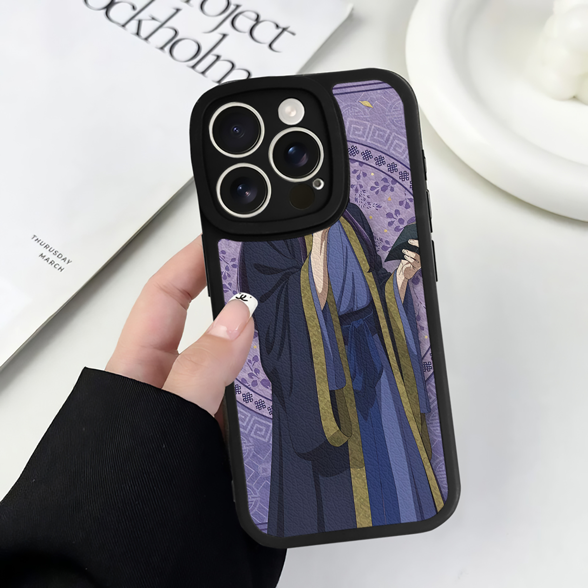 薬屋のひとりごと The Apothecary Diaries 【iPhone 16シリーズ対応】シリコンスマホケース（レザー調） 材質：シリコン